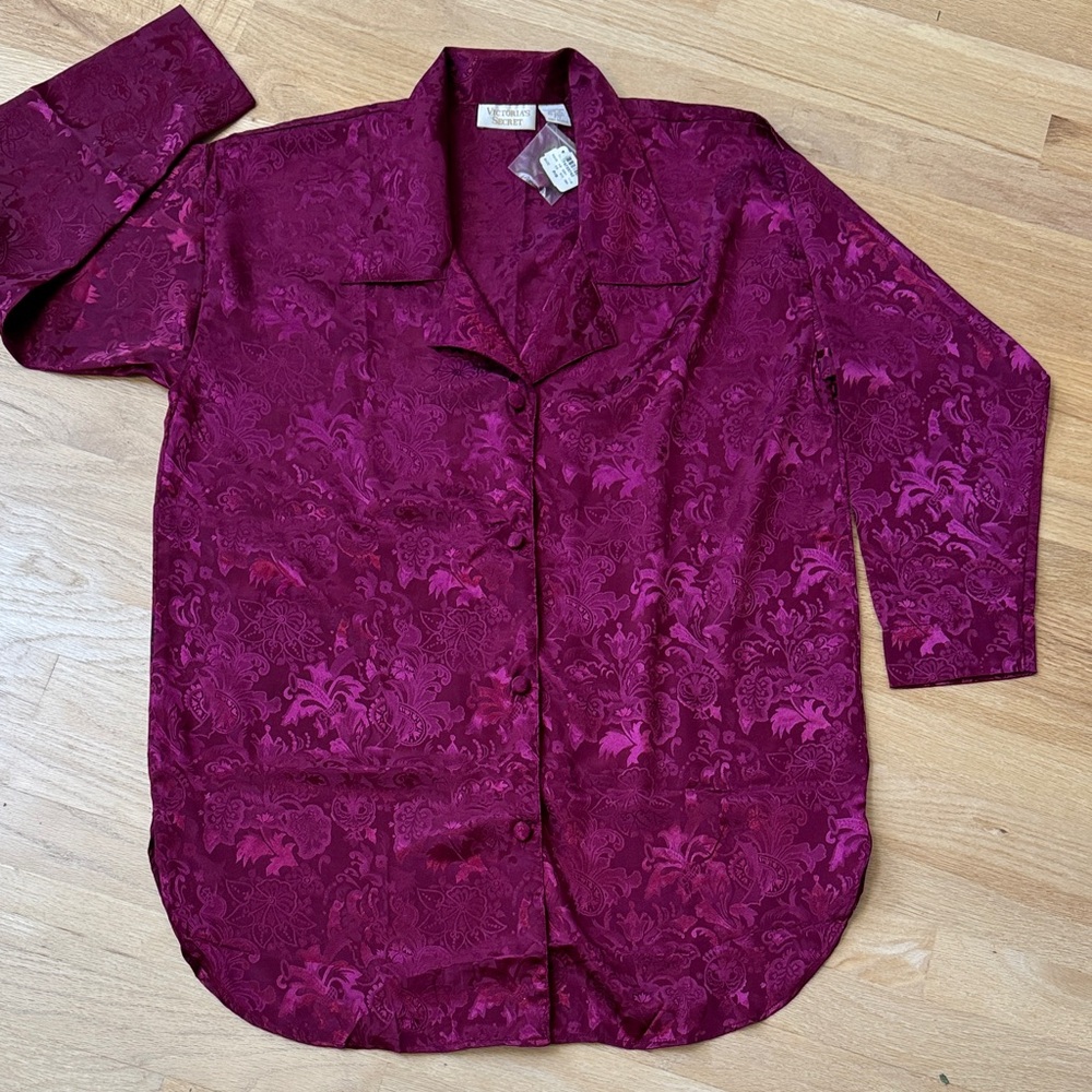 NWT Vintage Fuchsia Satin Gold Label Pajamas Top PS sleep shirt